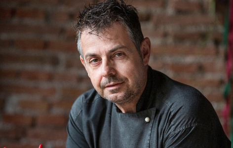 Συνεργασία με τον βραβευμένο σεφ Μανώλη Ντάσκα για την ενότητα ''Γεύσεις''