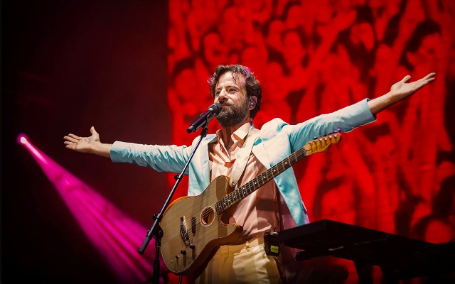 Ο Κωστής Μαραβέγιας στην Λάρισα live